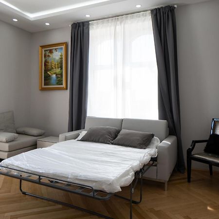 Charming 2-Room Apartment With Balcony, 15 Min To Center Vienna Luaran gambar