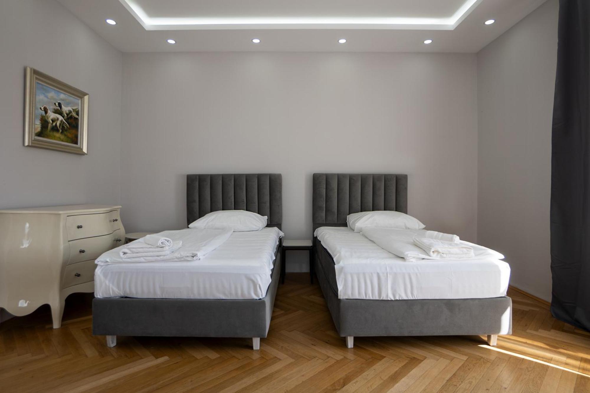 Charming 2-Room Apartment With Balcony, 15 Min To Center Vienna Luaran gambar