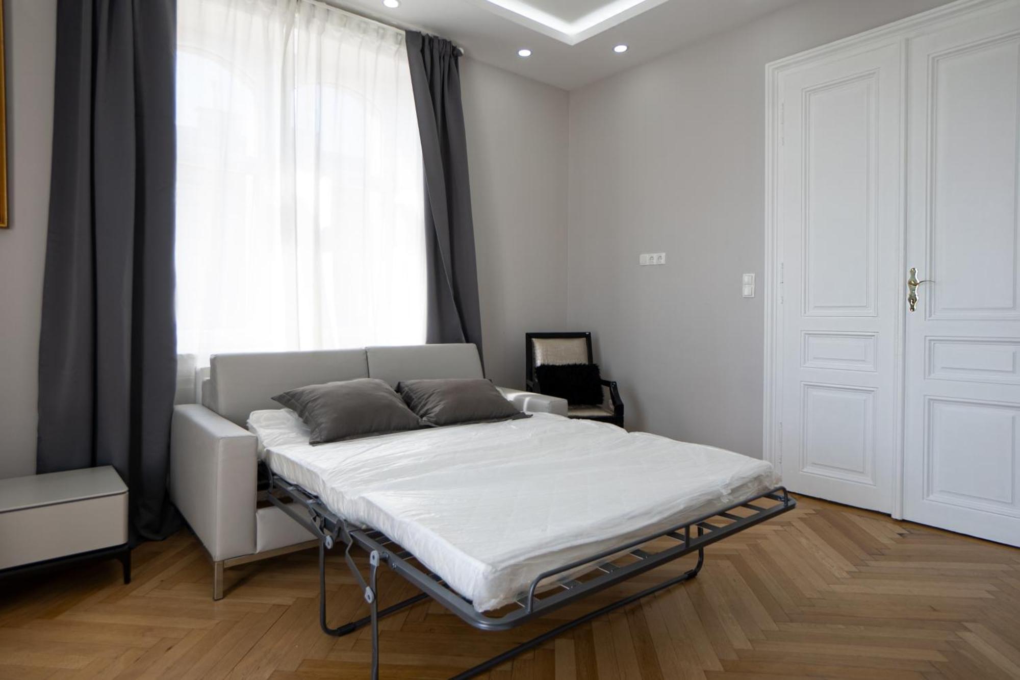 Charming 2-Room Apartment With Balcony, 15 Min To Center Vienna Luaran gambar