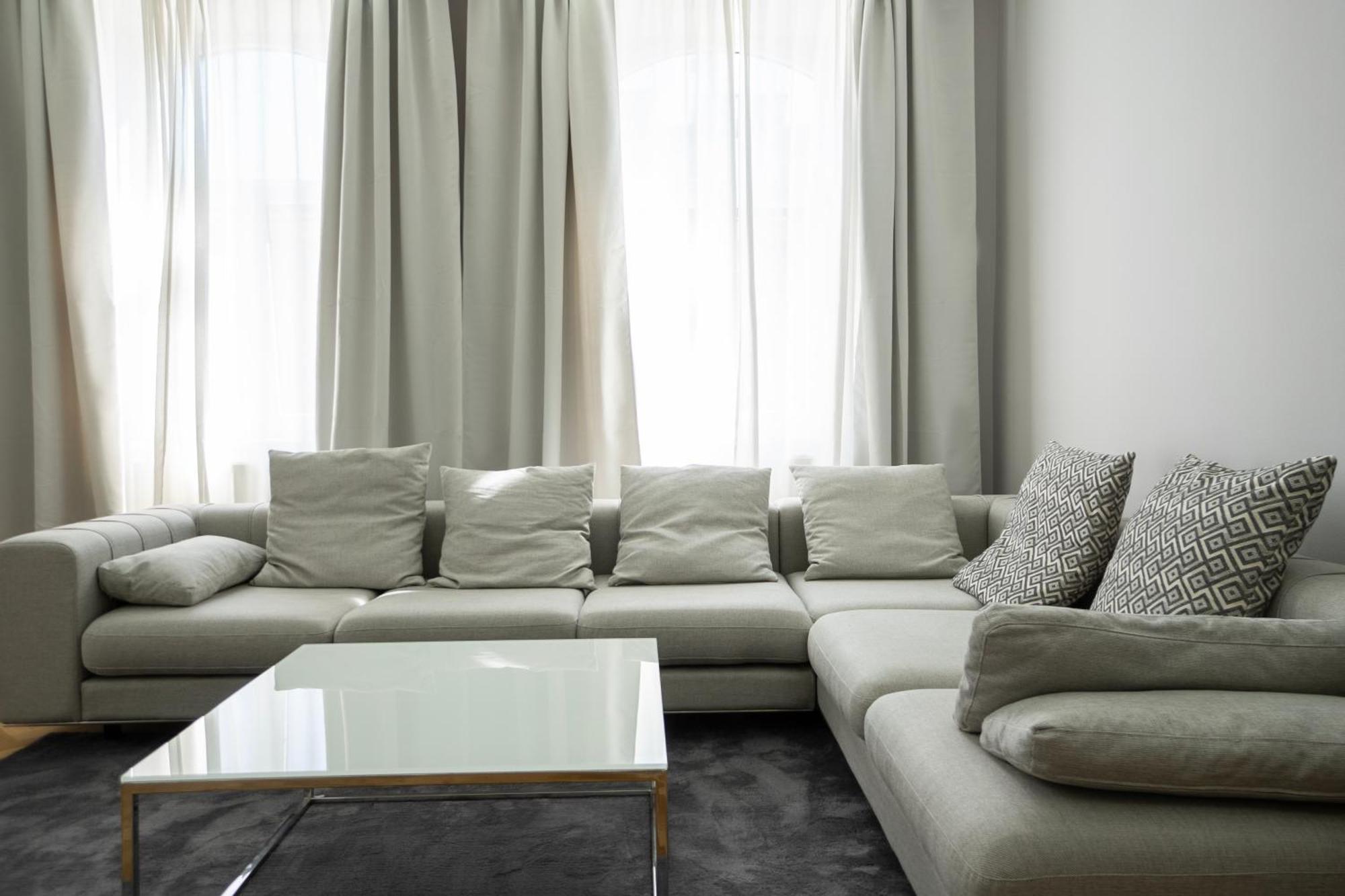 Charming 2-Room Apartment With Balcony, 15 Min To Center Vienna Luaran gambar