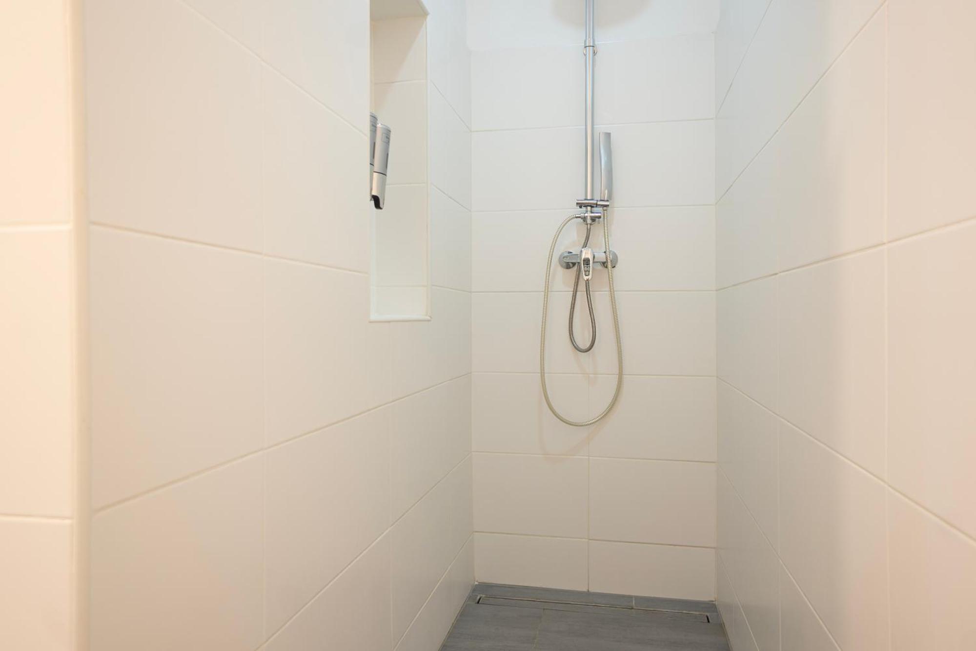 Charming 2-Room Apartment With Balcony, 15 Min To Center Vienna Luaran gambar