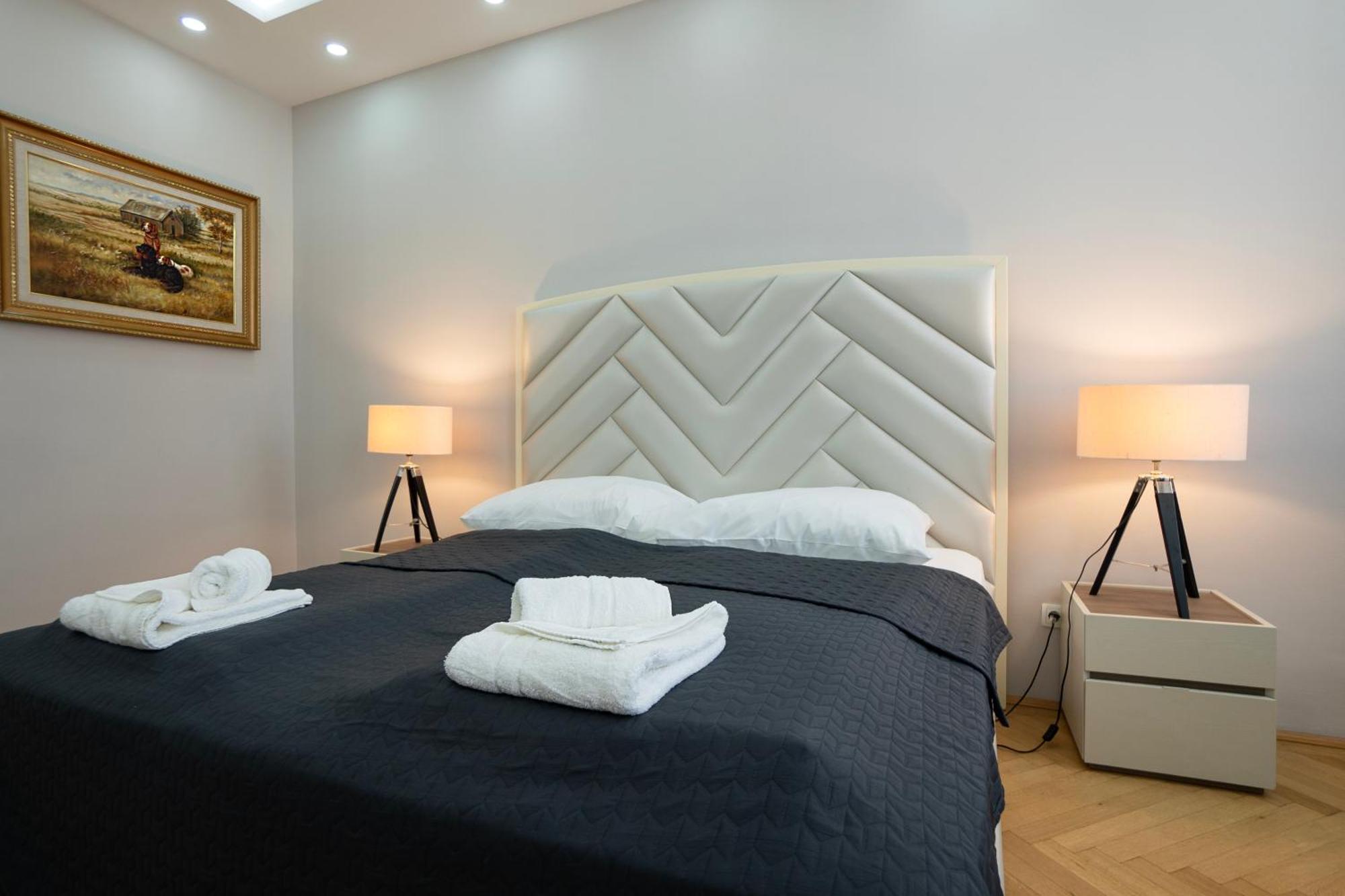 Charming 2-Room Apartment With Balcony, 15 Min To Center Vienna Luaran gambar
