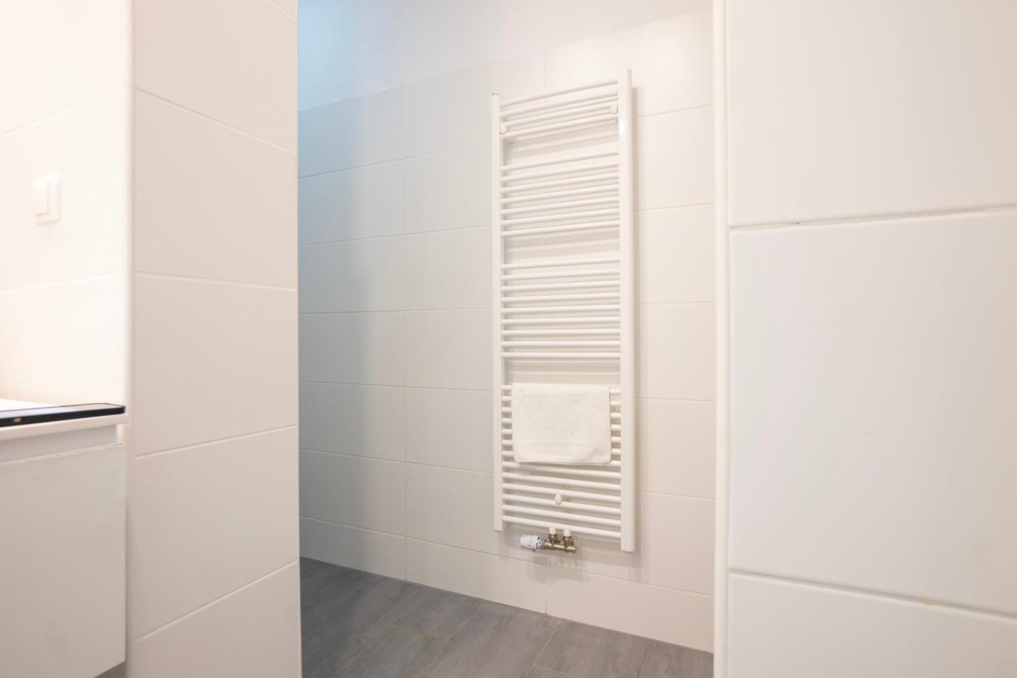 Charming 2-Room Apartment With Balcony, 15 Min To Center Vienna Luaran gambar