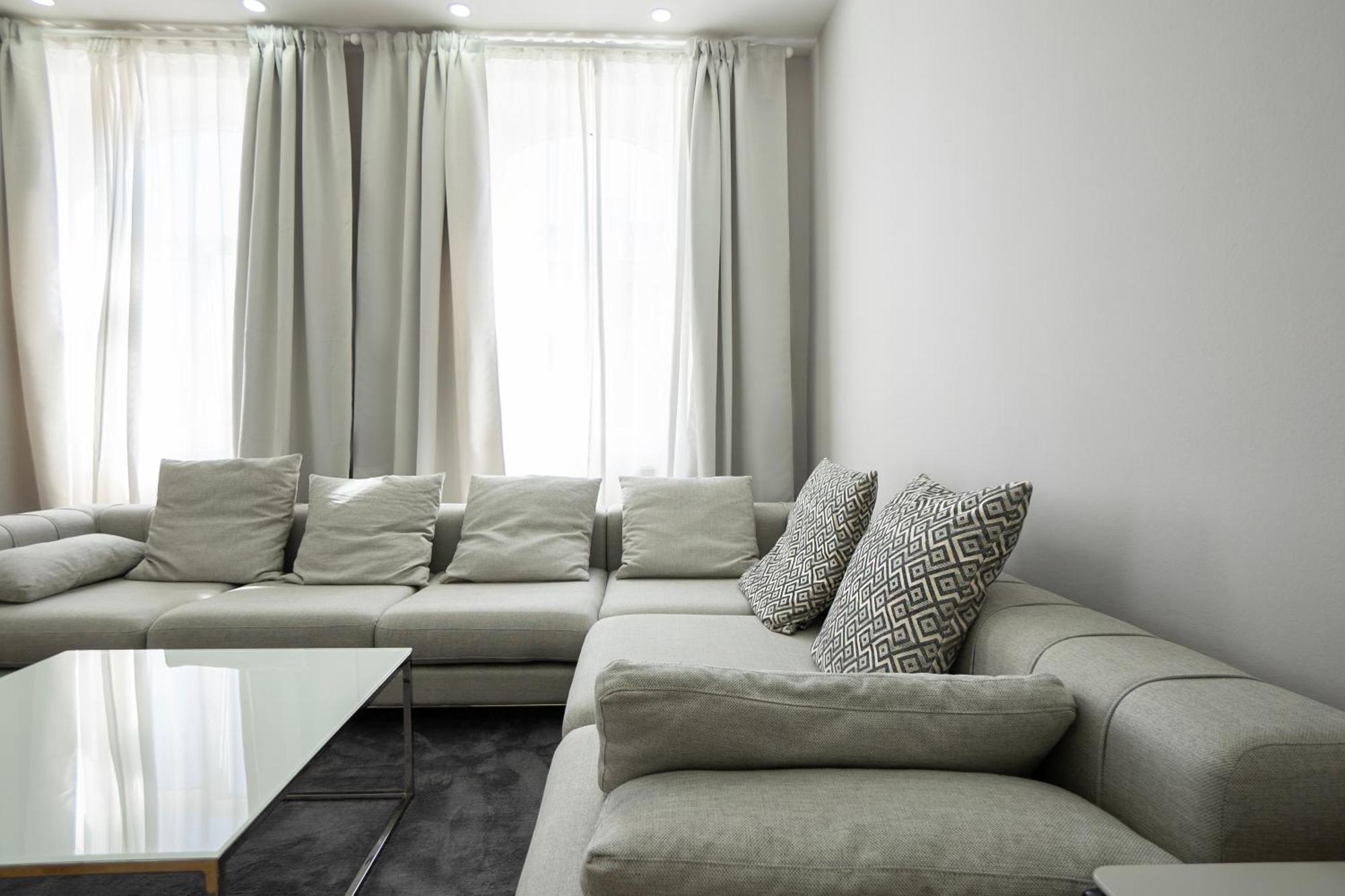Charming 2-Room Apartment With Balcony, 15 Min To Center Vienna Luaran gambar