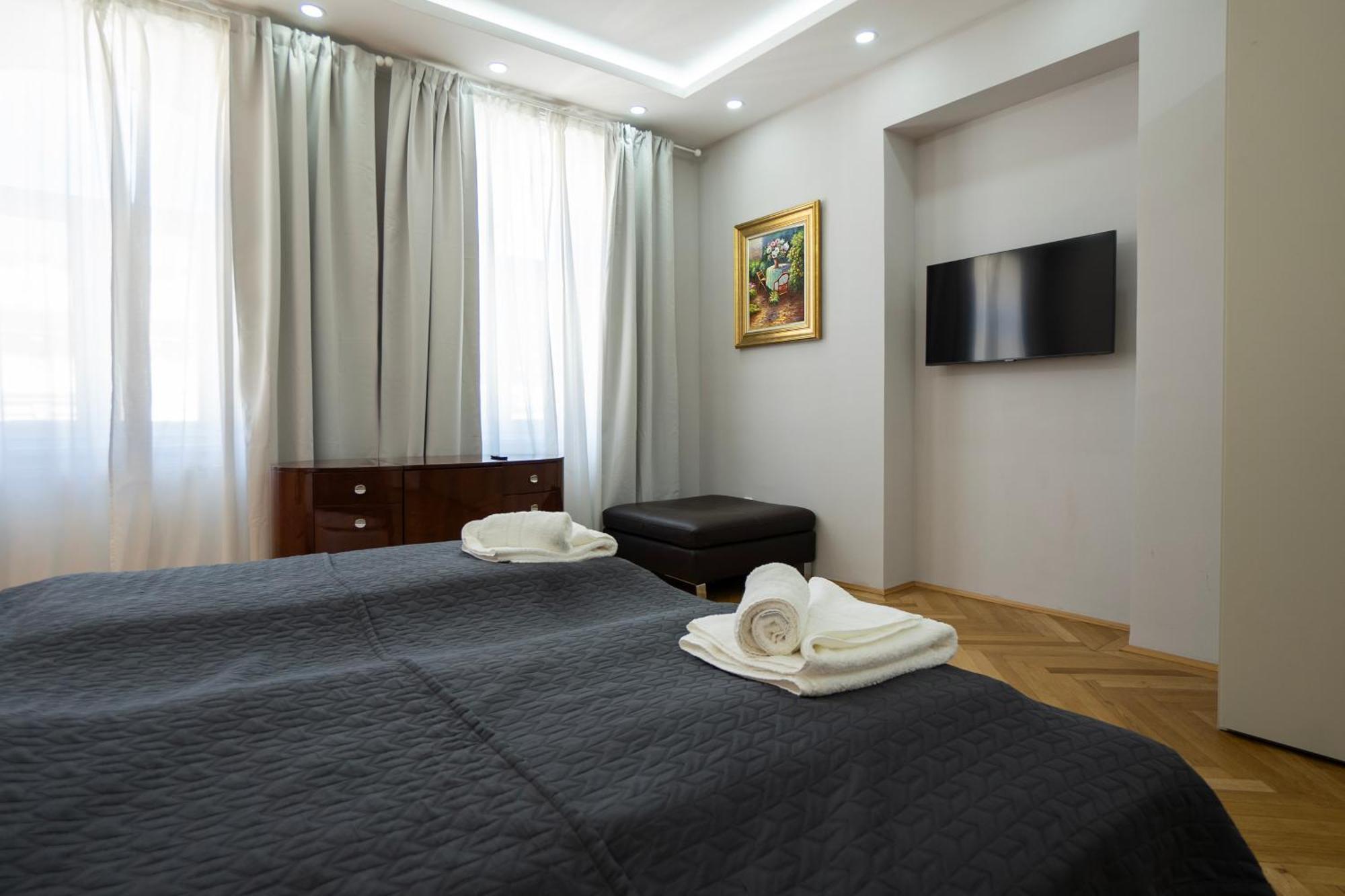 Charming 2-Room Apartment With Balcony, 15 Min To Center Vienna Luaran gambar